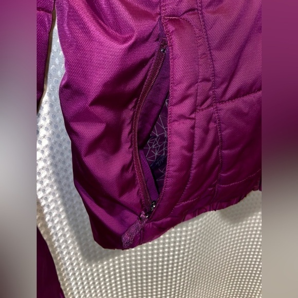 Women’s The North Face lightweight short dark Fuchsia Jacket size small - Picture 6 of 14